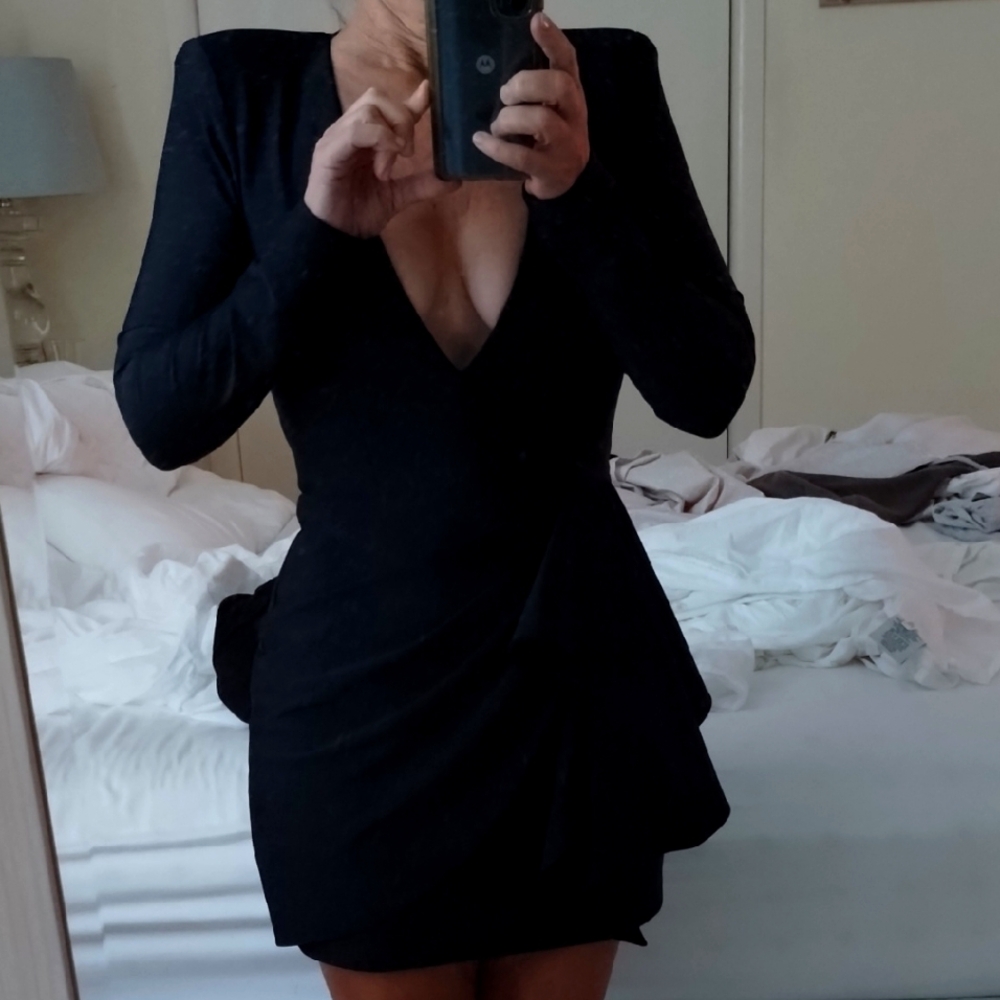 Elegant Rich Black Women's Dress Open Back Plunging Neckline Absolutely Gorgeous